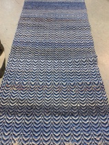 Luostarinikkuna sinisävyinen, Maarit